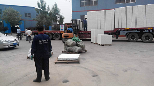 俄羅斯旅游度假城（三亞）玻璃鋼水箱發貨中