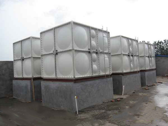 玻璃鋼水箱的價格多少錢？