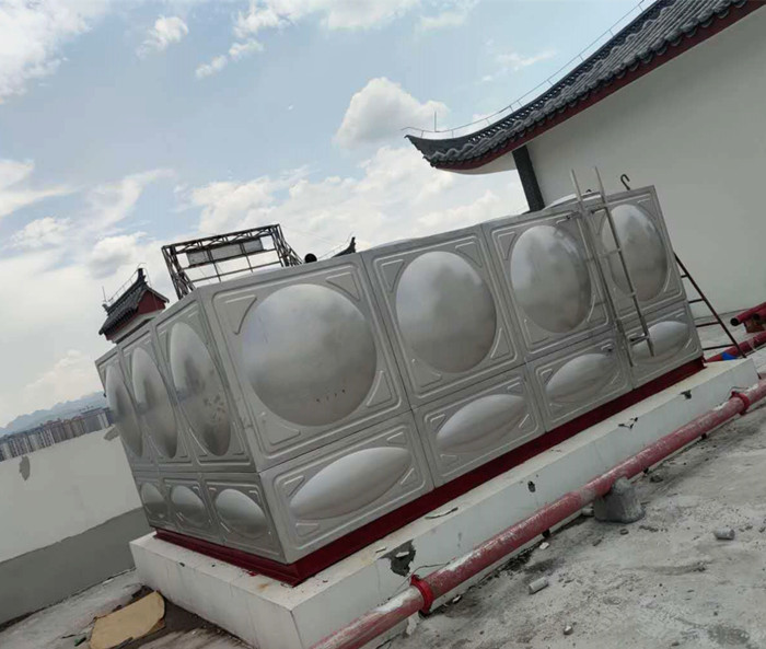 制作水箱為什么要選擇304不銹鋼水箱?