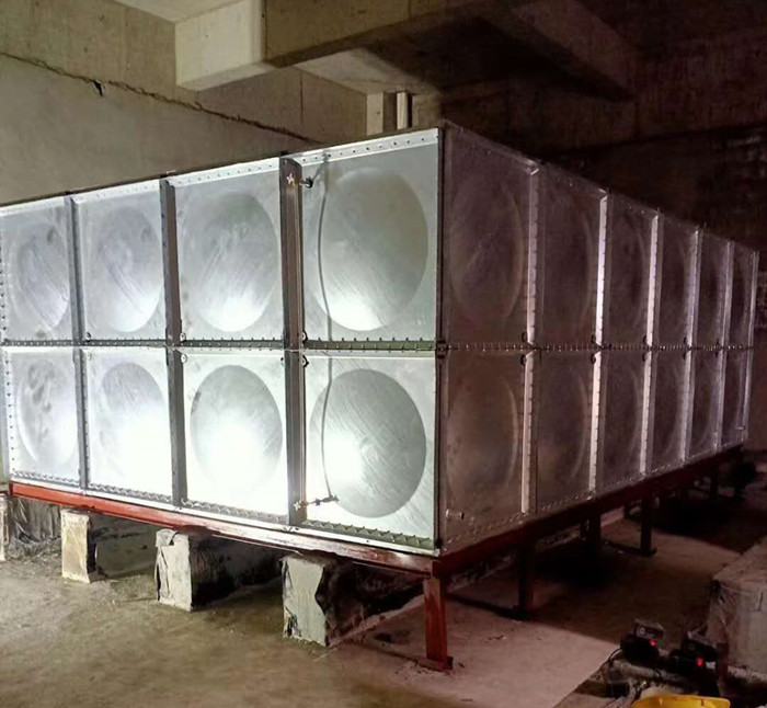 為什么鍍鋅水箱要比裝配式搪瓷鋼板水箱更受歡迎?