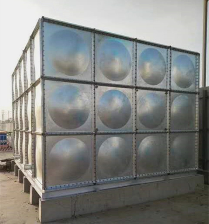 鍍鋅水箱材質(zhì)和合理的設(shè)計(jì)決定了它的廣泛應(yīng)用