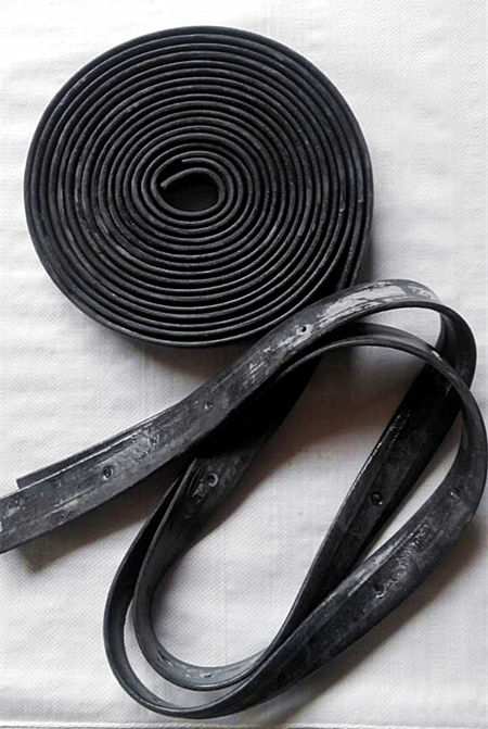 鍍鋅水箱采用專業(yè)密封條密封