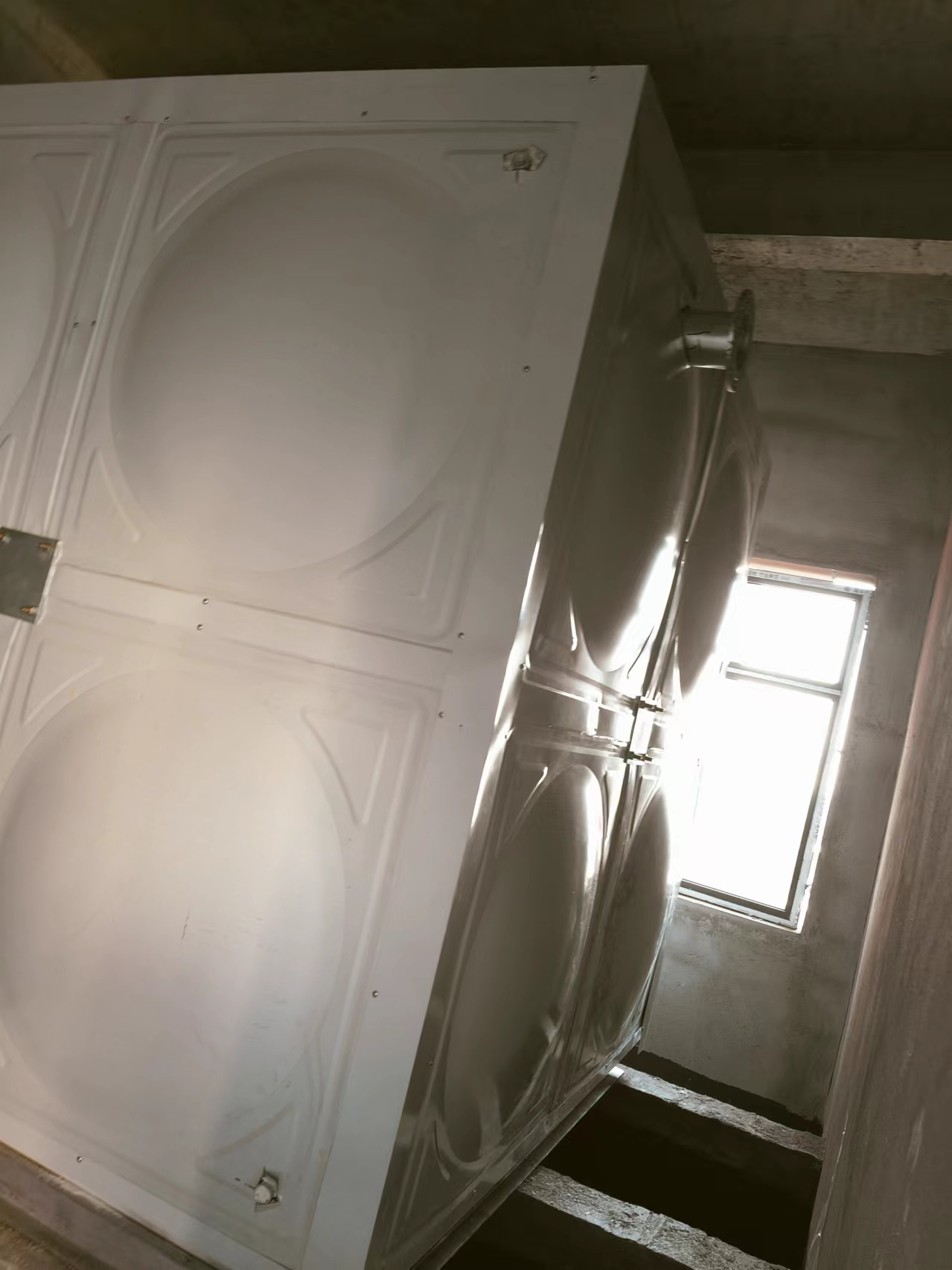 平遙18立方玻璃鋼保溫水箱